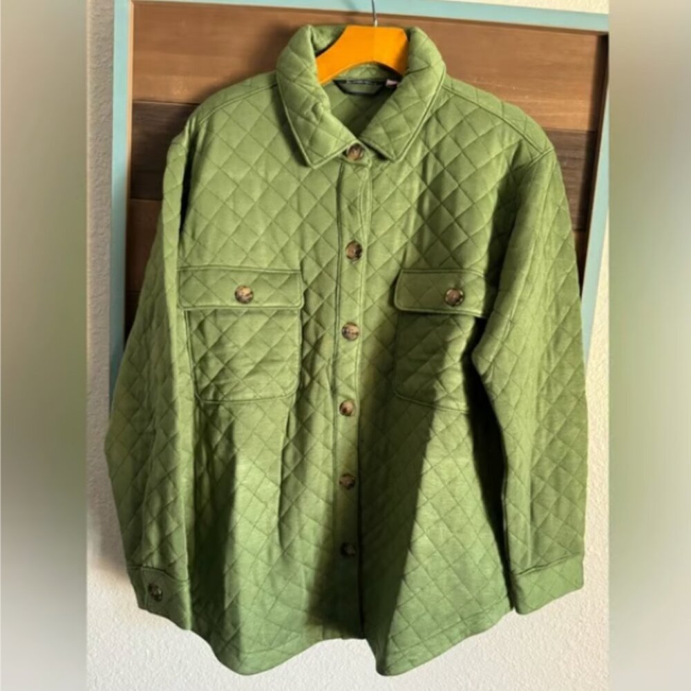 NWT vineyard vines Quilted Dreamcloth Shirt Jacket in Cypress